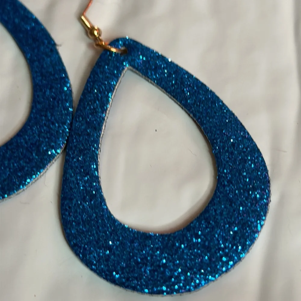 HANDMADE BOHO SPARKLING GLITTER BLUE RAINDROP EARRINGS NWT - Picture 5 of 6